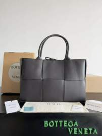 Picture of Bottega Veneta Handbags _SKUfw218529828fw